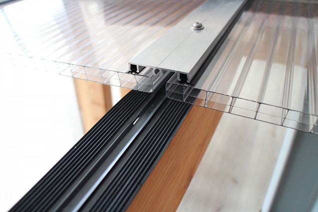 Pext Polycarbonaat Dakpakket - 5060x3500 muuraanbouw - blank aluminium - polycarbonaat helder