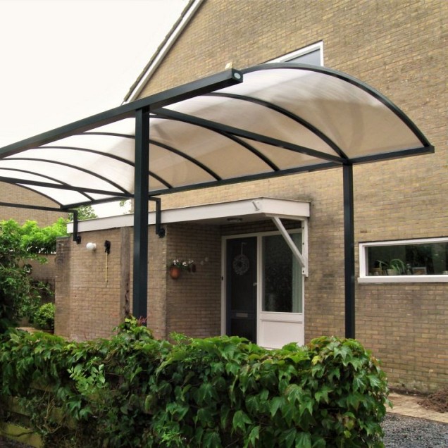 Carport met dubbele boog
