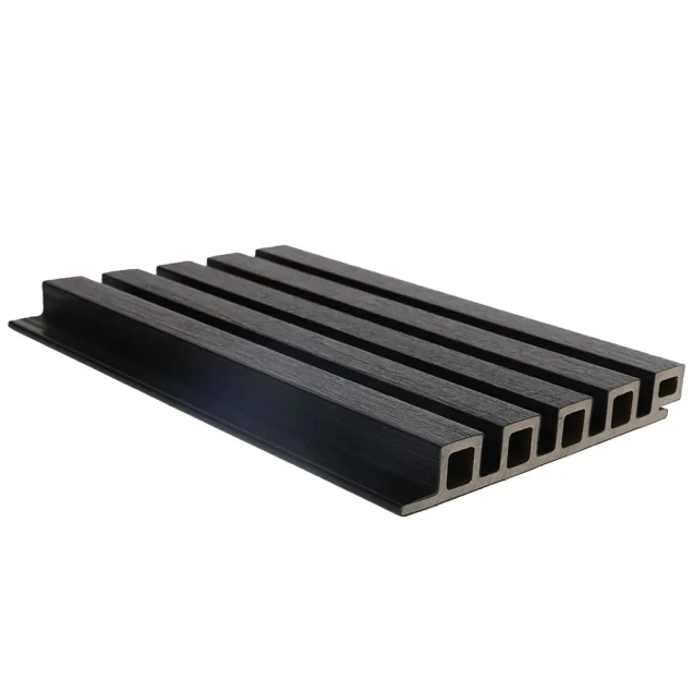 NewTechWood composiet co-extrusie wand bekleding castellation 25 profiel. 2.5x19.6x290 cm zwart
