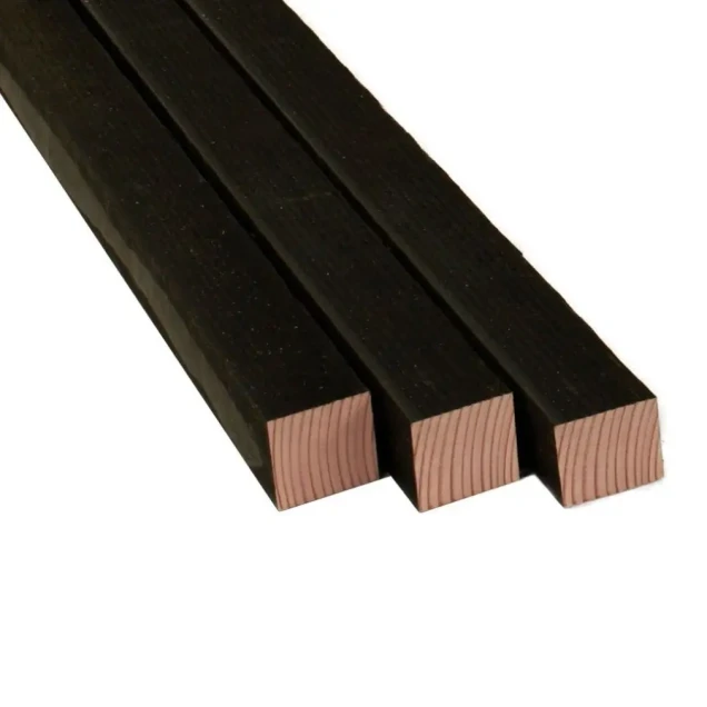 Douglas geschaafde paal 4,5x4,5x300 cm, zwart gespoten.