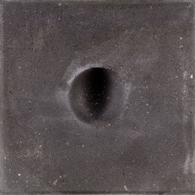 Knikkerpottegel 30x30x6 cm Zwart