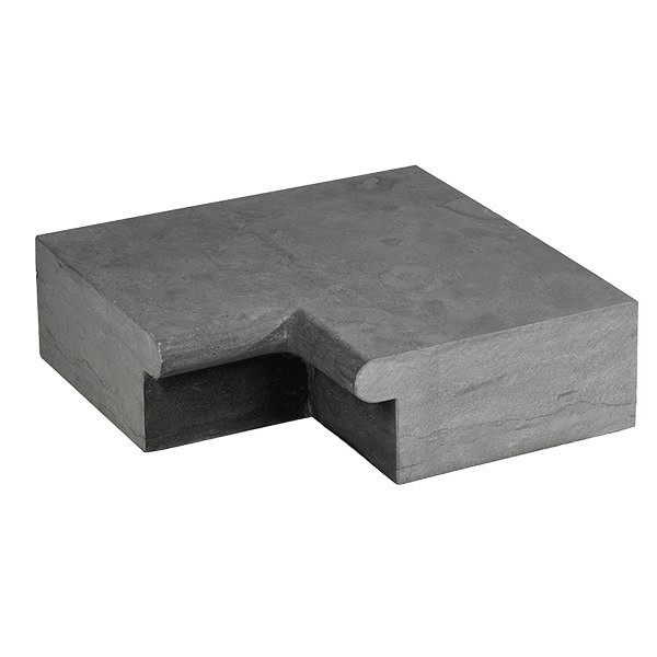 Blue Stone traptrede gezoet met neus hoekstuk inw. 50/35x15 cm.